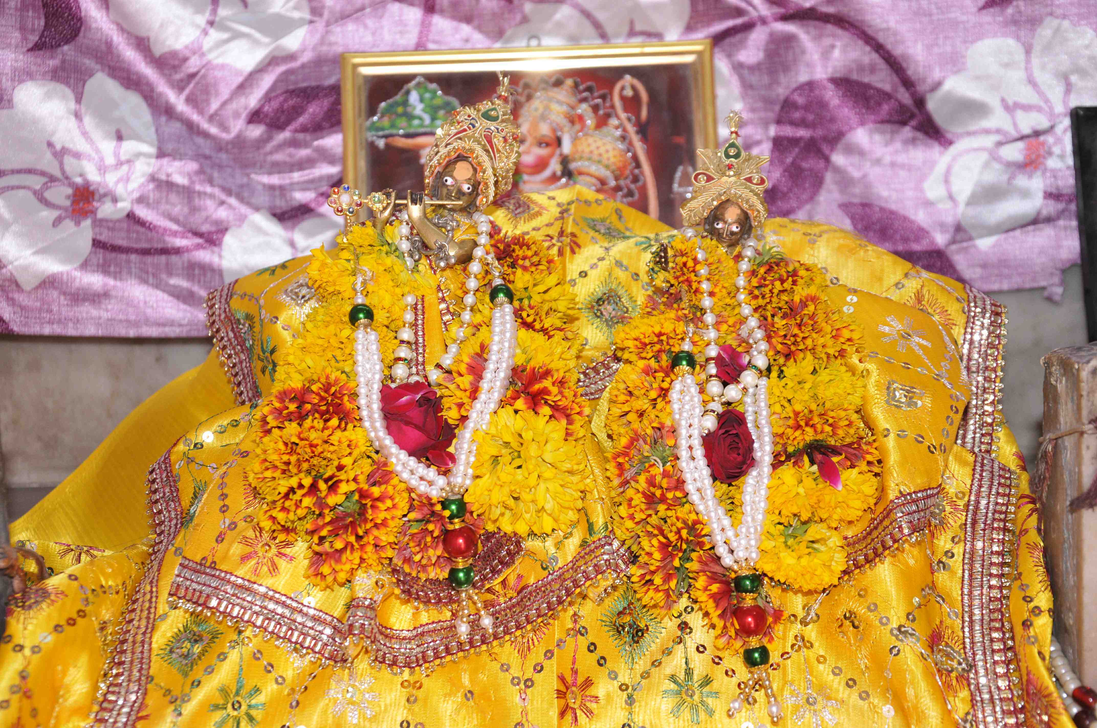 Mandir Sri Gopalji Talab , Near Mandir Sri Govinddevji , Jaipur